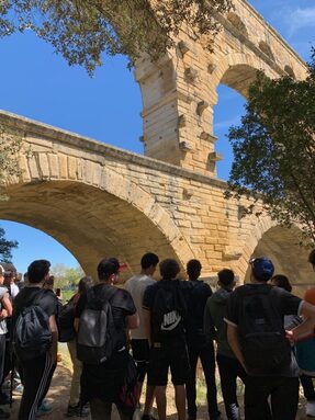 Au Pont du Gard